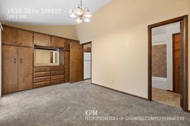 Building Photo - 1935 38th St