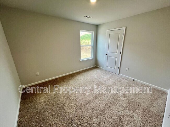 Building Photo - 458 Haddon Trl