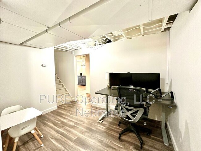 Building Photo - 4928 Happy Hollow Blvd