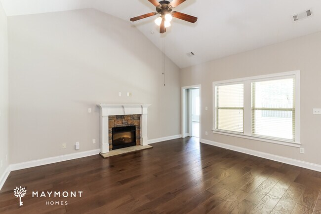 Building Photo - 828 Erika Ln