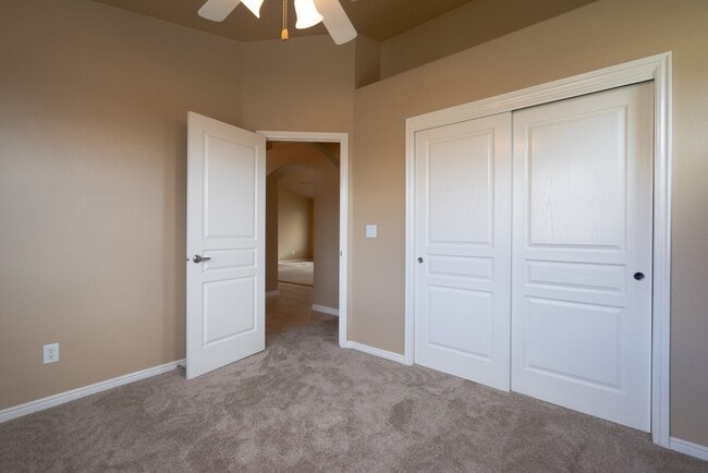 Building Photo - Dog Friendly 3 Bedroom Home In Painted Desert