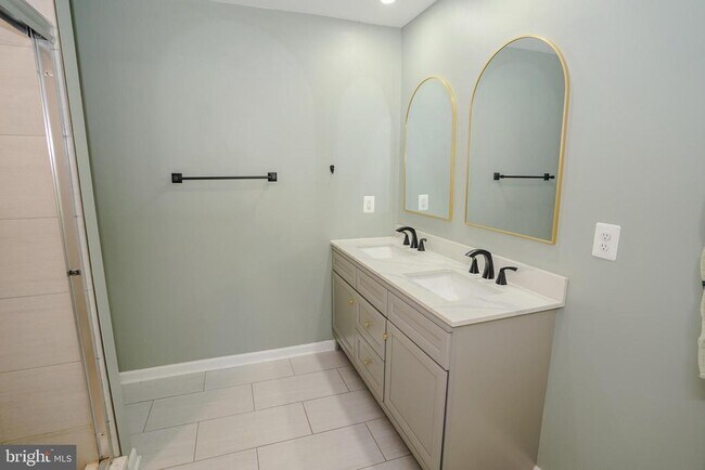 Building Photo - 2816 Ballenger Creek Pike