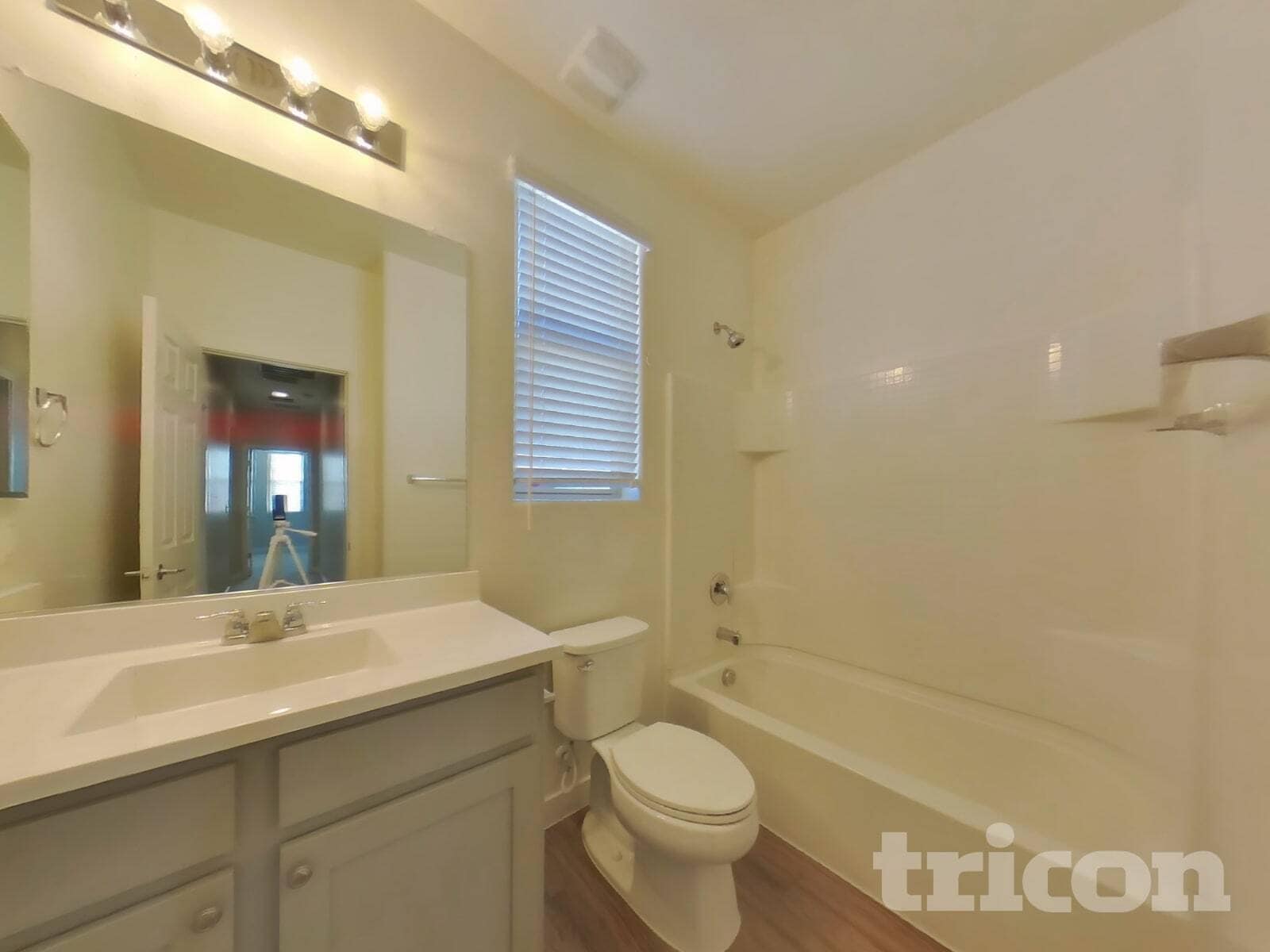 Building Photo - 2638 E Danbury Rd