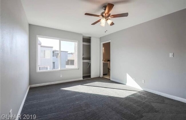 Building Photo - 1511 Living Desert Dr