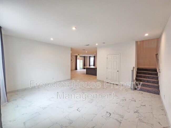 Building Photo - 3821 E Weld Ave