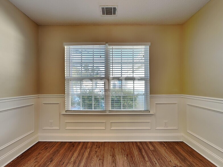 Building Photo - 738 Laurel Hill Cir