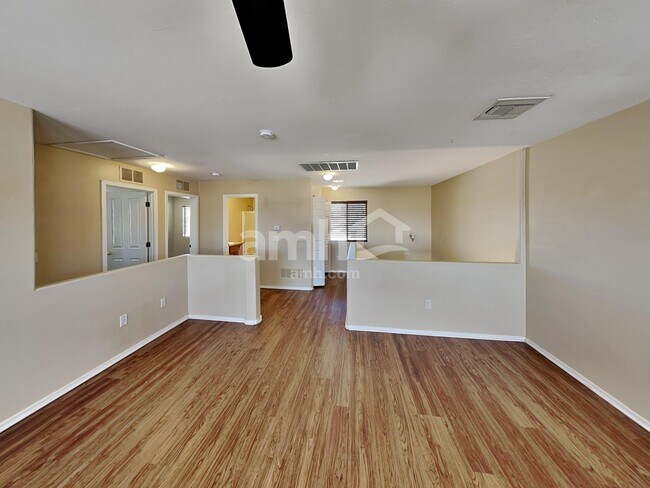 Building Photo - 8530 E Pena Blanca Dr