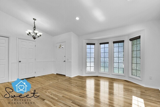 Building Photo - 5499 S Yarrow Pl