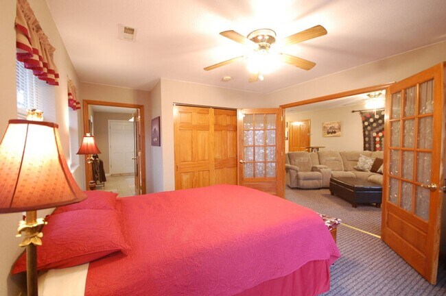Building Photo - AirBnB 216th Drive