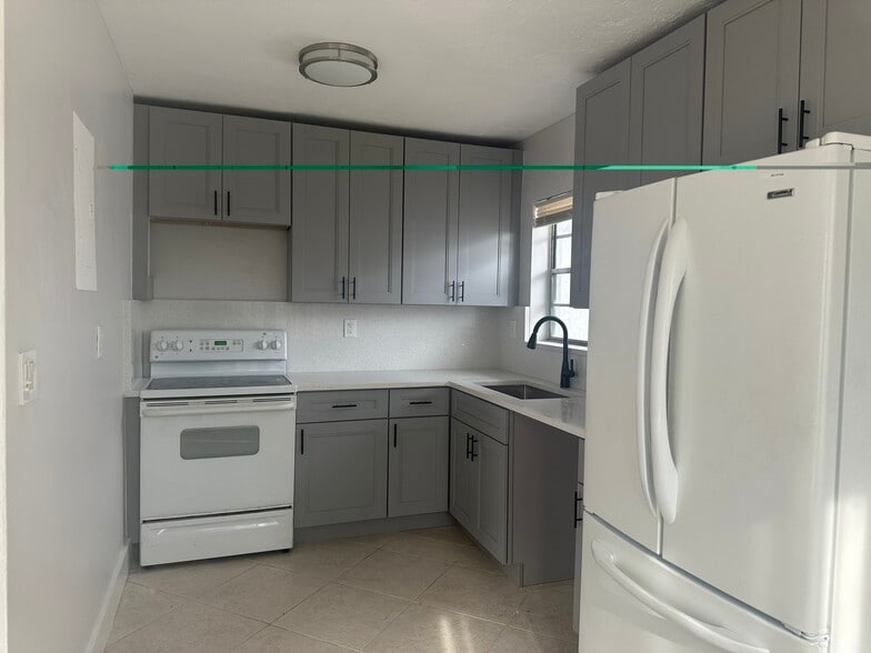 Building Photo - 6109 SW 30th St