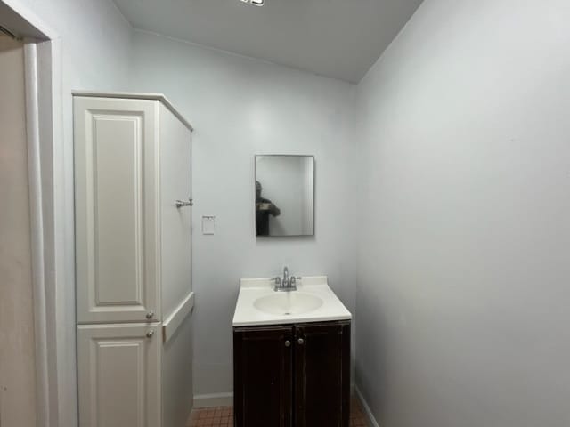 Building Photo - 1343 E Bowman St