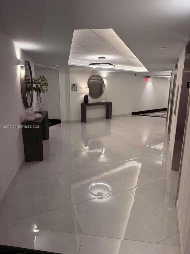 Building Photo - 3180 S Ocean Dr