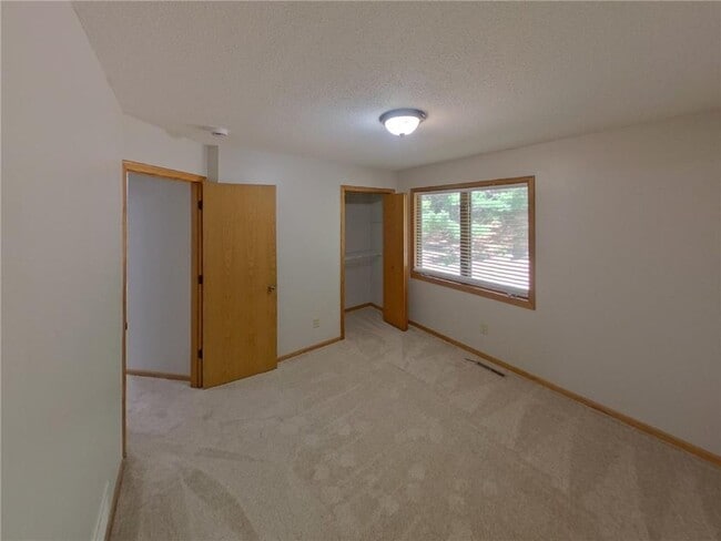 Building Photo - 1579 Ashbury Ct