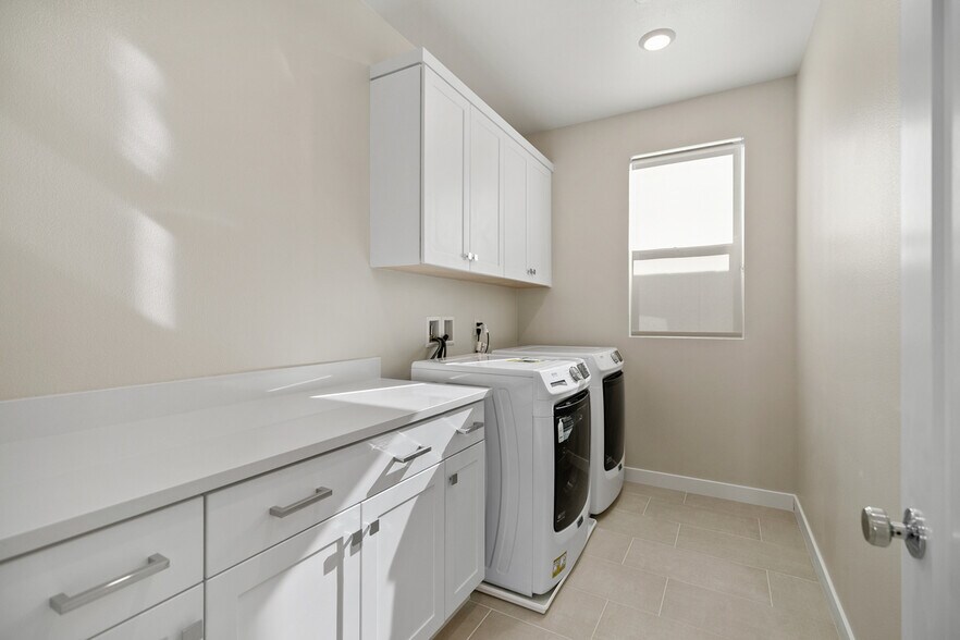 Laundry room at 3rd floor - 590 Catalonia