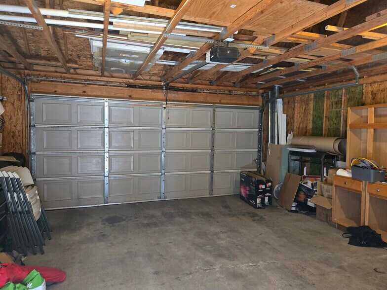 Building Photo - 929 Weninger Cir