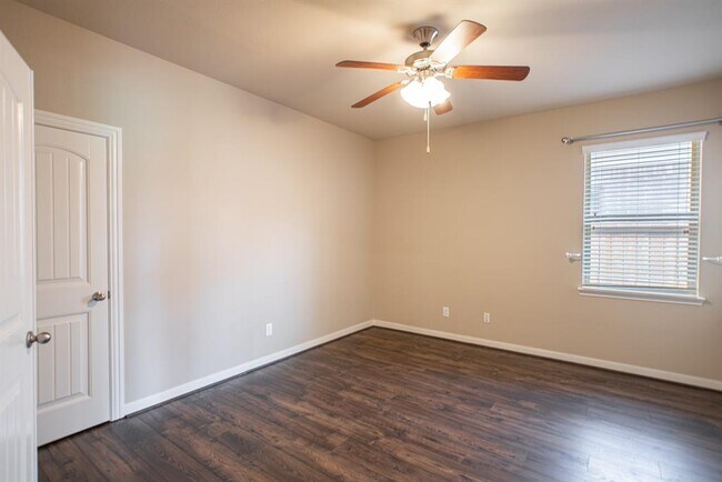 Building Photo - 99 West Wading Pond Circle