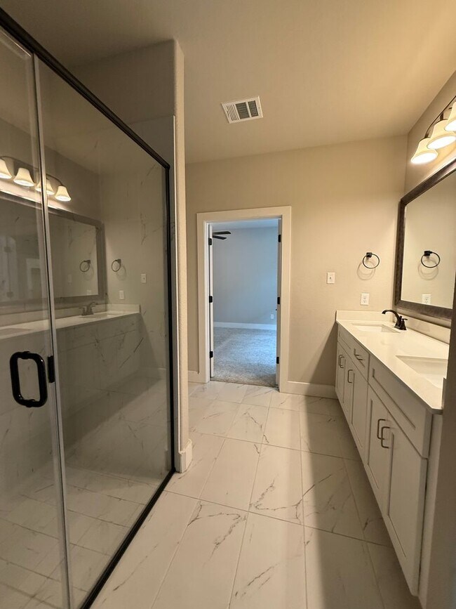 Building Photo - 3/2/2 GODLEY ISD - CUSTOM Upgrades Pets Welcome Commuter Friendly