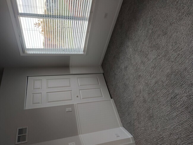 Building Photo - 5728 Breezeland Rd