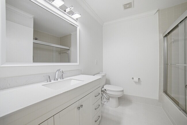 Building Photo - 6070 Sunny Manor Ct