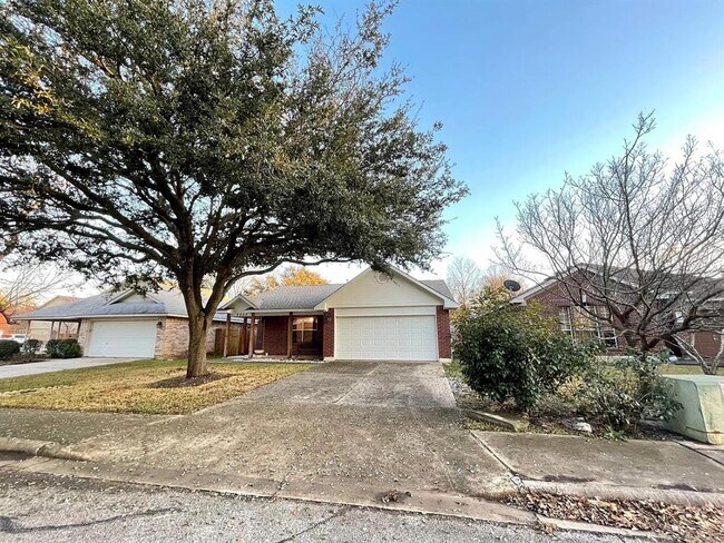 Building Photo - 9503 Dalewood Dr