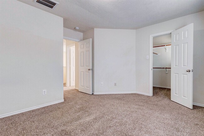 Building Photo - 13106 Peppergate Ln