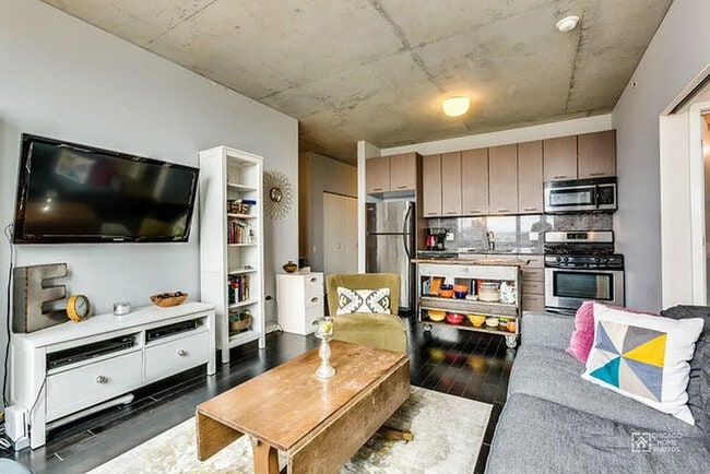 Building Photo - 659 W Randolph St