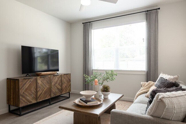 Building Photo - Live Modern + Save Big!