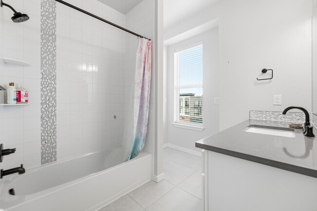 Building Photo - 2272 Old Rail Wy