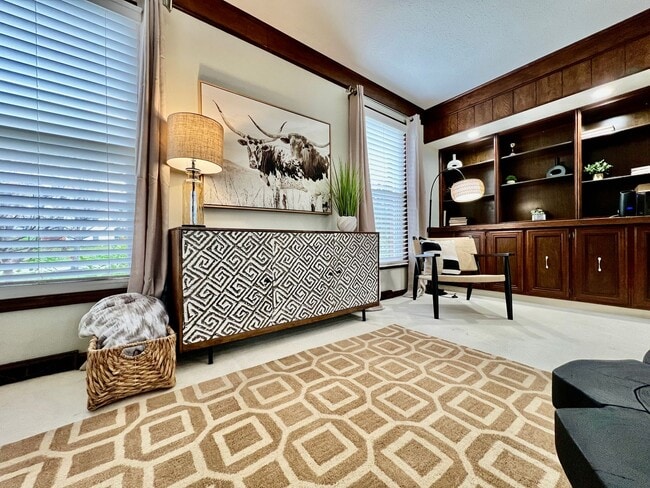 Building Photo - 7033 Willowood Dr