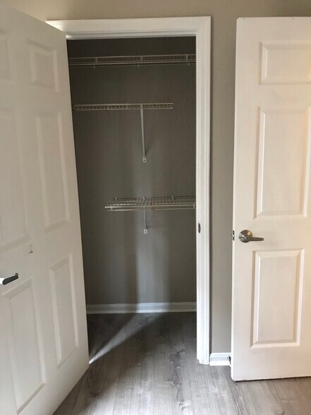 Building Photo - 2113 Magazine St