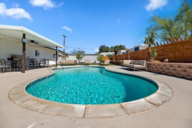 Building Photo - 32300 Shadow Mountain Ln
