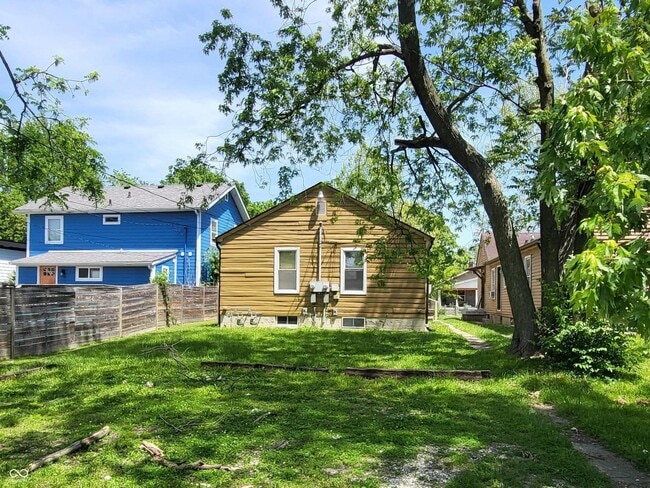 Building Photo - 228 N Tacoma Ave