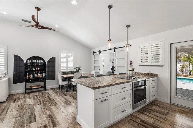 Building Photo - Coastal Luxury Living Just Minutes from Madeira Beach - 3bed | 2 bath