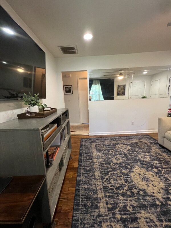 Building Photo - 2758 Amelia Ave