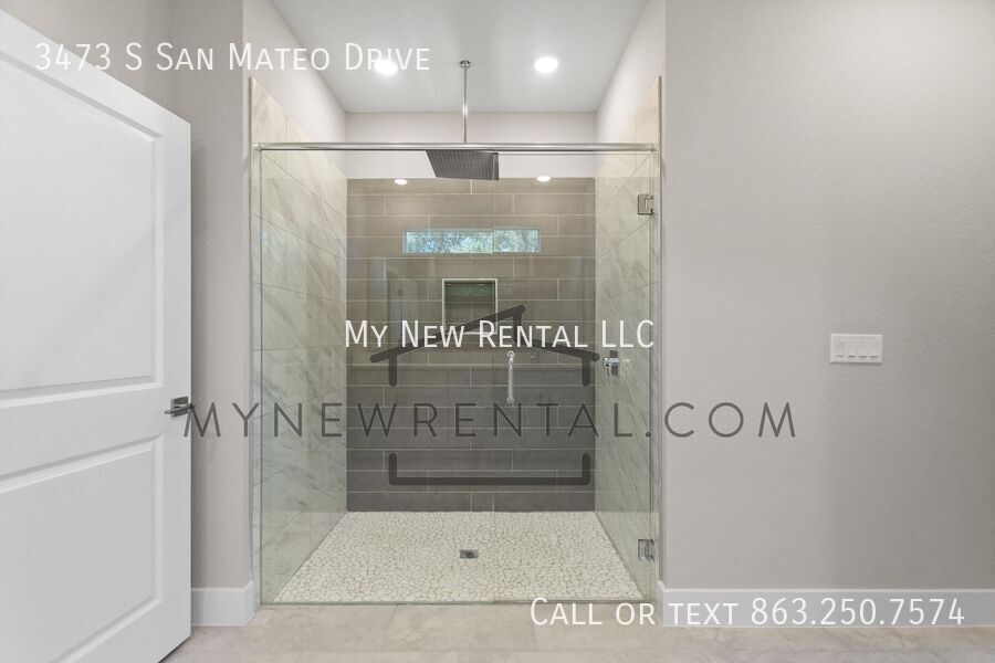 Building Photo - 3473 S San Mateo Dr