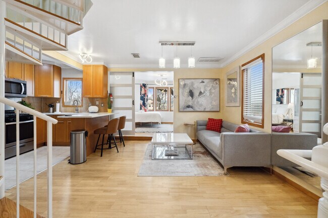 Building Photo - 40 Ella St