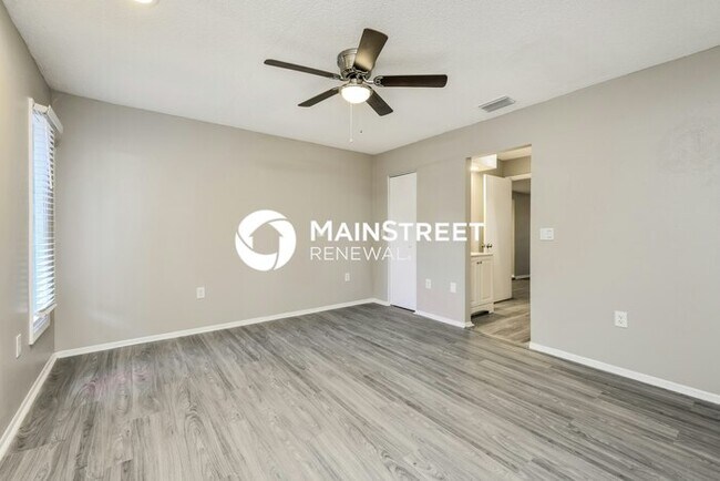 Building Photo - 3 Bedroom Pet-Friendly Home in SARASOTA, FL with Main Street Renewal
