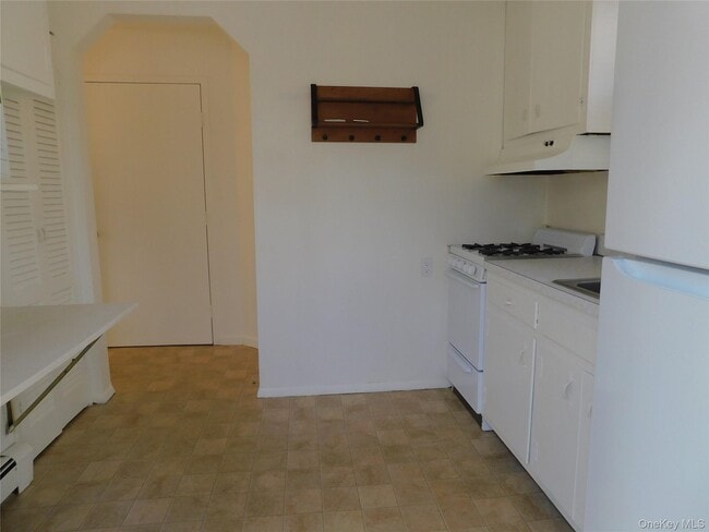 Building Photo - 111 Lakeside Trail