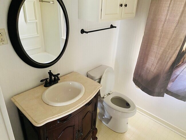 Building Photo - 1111 Melanie Ln