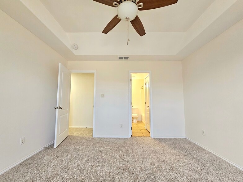 Building Photo - 813 W Arroyo Park Ln