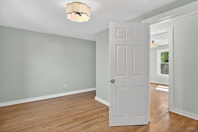 Building Photo - 423 Wendell Terrace