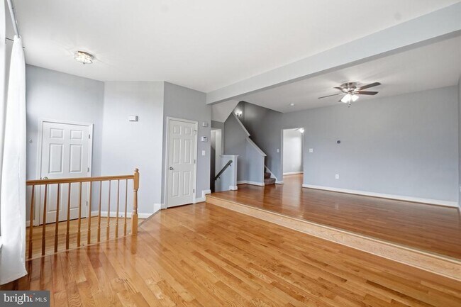 Building Photo - 899 Stonefield Square NE