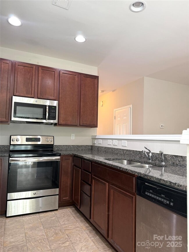 Building Photo - 10577 Bunclody Dr