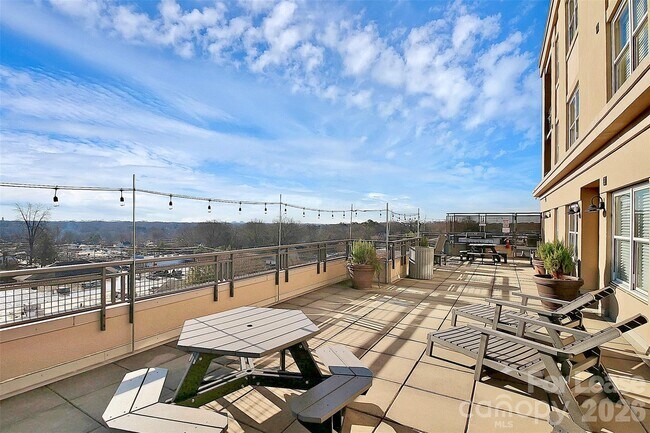 Building Photo - 1315 East Blvd