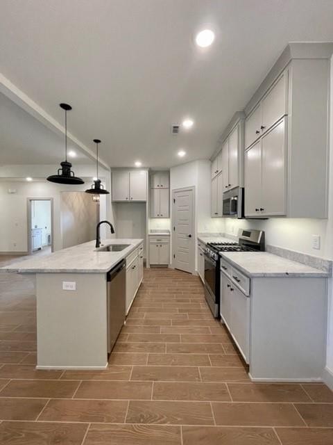 Building Photo - 1049 Parker Ln