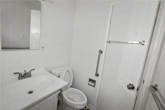 Building Photo - 1010 E 32nd St