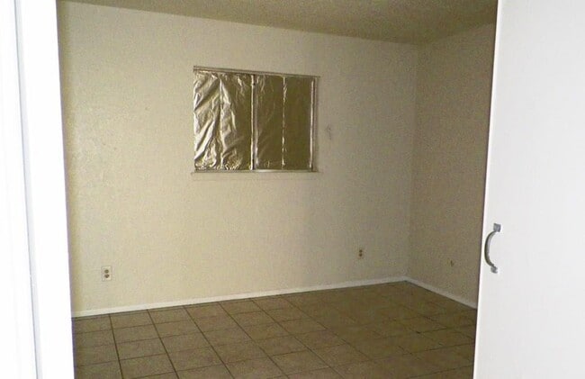 Building Photo - 9932 Agena Ln