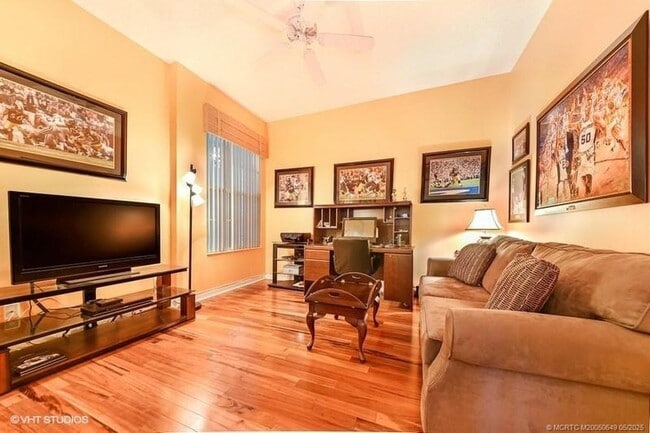 Building Photo - 8073 SE Double Tree Dr