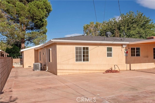 Building Photo - 43617 Fern Ave