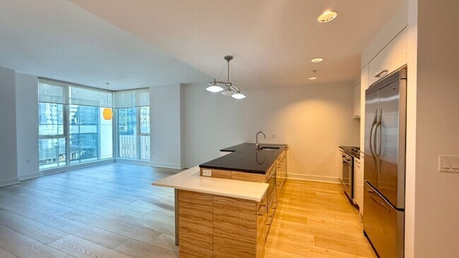 Building Photo - 2BR 2BA @ The BLU in SOMA/South Beach -AMSI